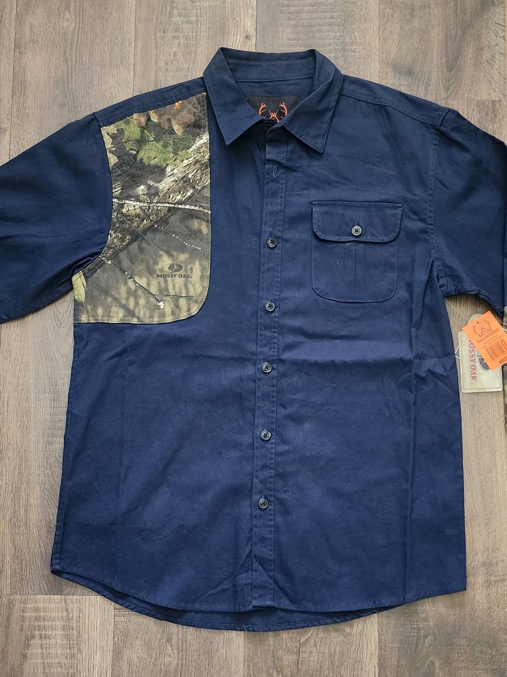 Mossy Oak Men's Navy Short-Sleeve Button-Down Shirt with Camo Panel